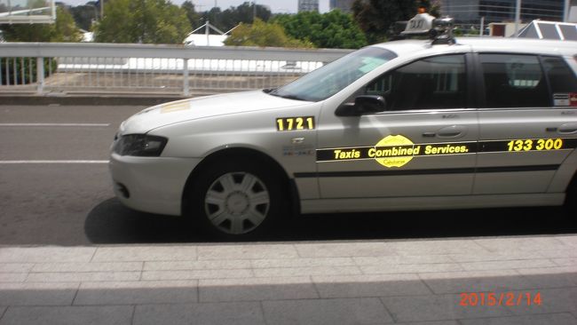 そろそろ時間なので、ホテルに戻って荷物を受け取り、タクシーをつかまえ空港に向かいました。