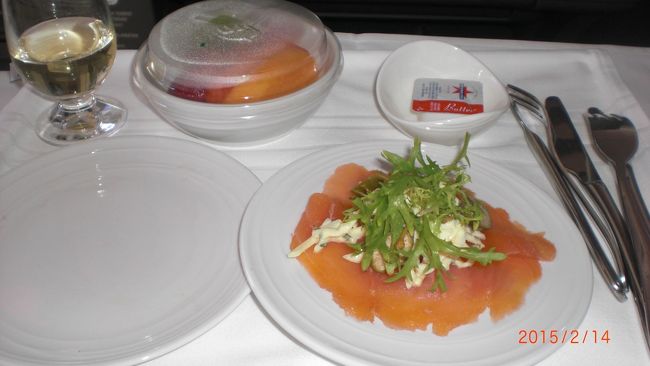 前菜のスモークサーモン、くせが無くて美味しかった。