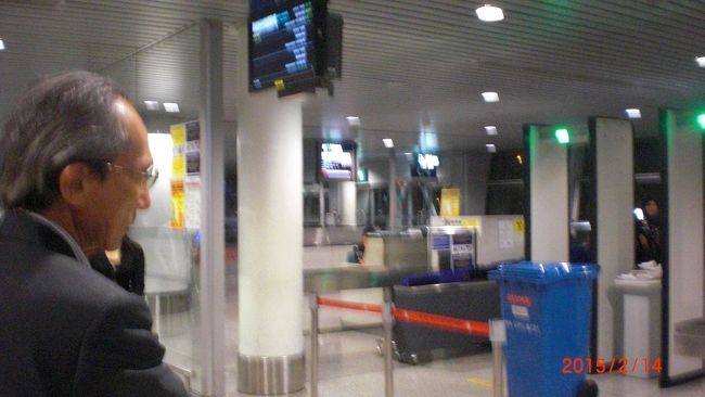 マレーシアに予定通り現地時間21時位に着きました。