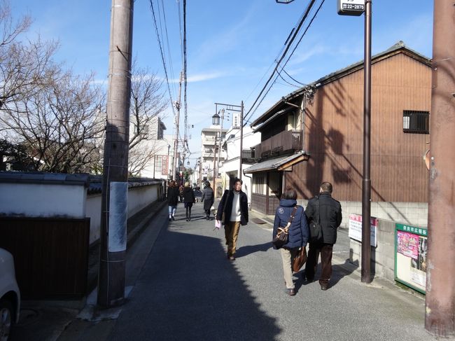 歩いている人も意外と多いです。