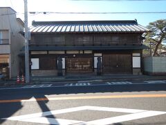 上今市駅まで行く途中にあった建物。レトロ感たっぷり。