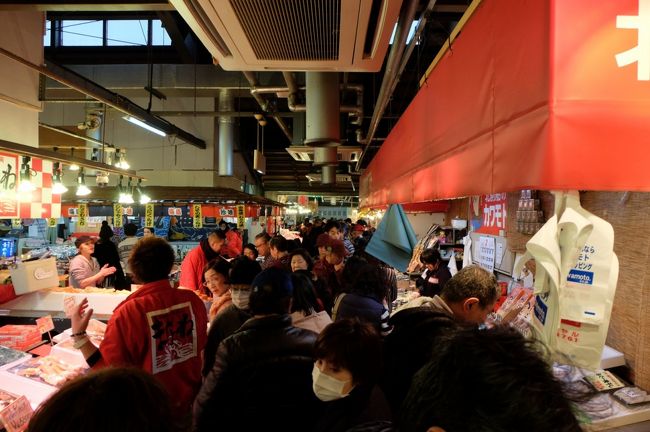 ここも・・・・・ツアーバスの立ち寄り場所になっているんですね<br /><br />人だらけ〜〜〜〜〜〜