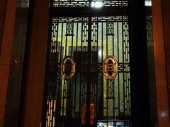 かつてのバカルディ本社。

アールデコの扉が美しい。