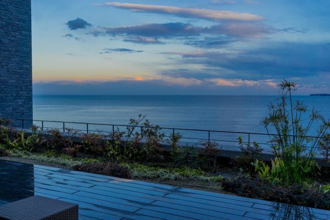 左にわずかに夕日っぽいオレンジ色が・・(´Д` )<br /><br />夕日見たかった・・