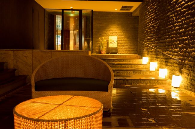 雨が降ったのもあって濡れていて幻想的です(*´ω｀*)---