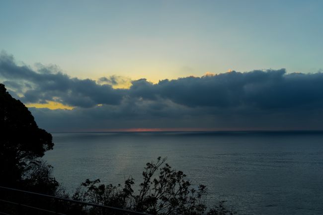 見えないから場所移動した・・・<br />う--ん太陽は確実に雲の後ろに居る(｀・ω・´)