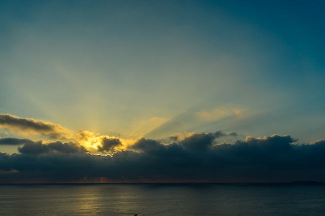 夜明けから昇る真っ赤な朝日を拝む事はできなかった<br />・・・・<br /><br />次回は見たいな(・∀・)