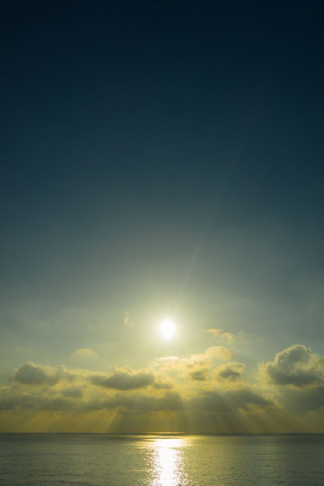 完全に太陽さんこんにちわ(｀・ω・´)-----b