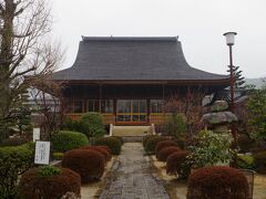 龍福寺の本堂。冬の雨の日の平日。誰もいません(^_^;)龍福寺資料館は200円。受付も無人で、箱に200円入れて入ります。中に入ると、照明が点きます。