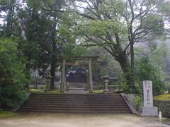 豊栄神社。野田神社と並んであります。トイレもあります。