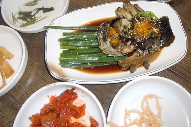 沢蟹の醤油漬けを追加で注文。<br />ボリュームは少ないが、ミソが珍味でとても美味しかった。