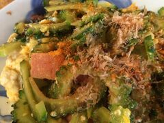 居酒屋「一魚一会」さんへ。

まずは沖縄っぽくゴーヤチャンプル。
美味しい！