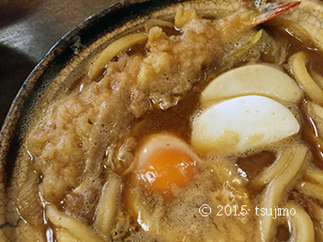 名古屋人ならば誰もが愛する？味噌煮込うどん１，０８０円。 <br />私はエビ天を入れて２７０円追加。 <br /><br />