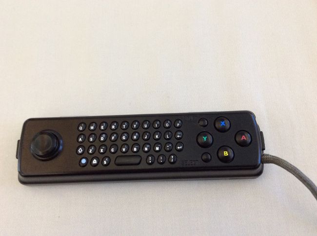 いくらJALでも海外から日本に向かう飛行機の食事はイマイチなんで、食事はキャンセルしてゲームをしました。