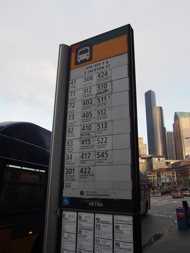 どうも季節によってバスの番号が変わるようだったので前日にバス会社のホームページで番号を調べておきました。<br /><br />King St.Stationの近くのバス停から乗ります。<br />バスの番号忘れました・・・
