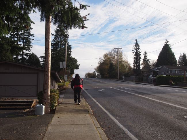 結構急な坂を登ります・・・・<br />疲れた〜