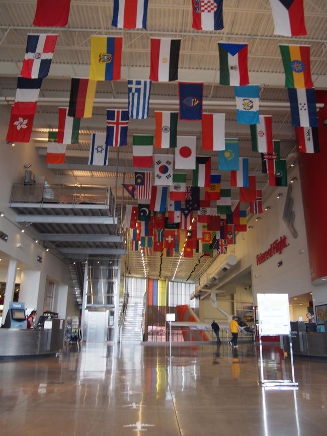 ボーイングが提供してる航空会社がある国の国旗。