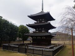 興福寺、三重塔。これも国宝。1143年創建。