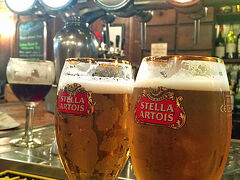 夜はベルギーパブのジ・オキシデンタルへ！！

ガイドブックには必ず書いてある、超人気店。
おそらくほかの国のガイドブックとかマップにも載ってると思われます。

前回もここに来てまして、今回も絶対行こうと思ってたんだよね。