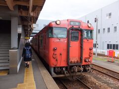 ■2日目（続き）
＜高岡駅／1・2番線ホーム＞
11時45分着の氷見線から11時55分発の城端線に乗り継ぐ。