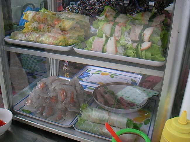 生春巻きの屋台発見。いろいろな種類があってどれも安くておいしかった。