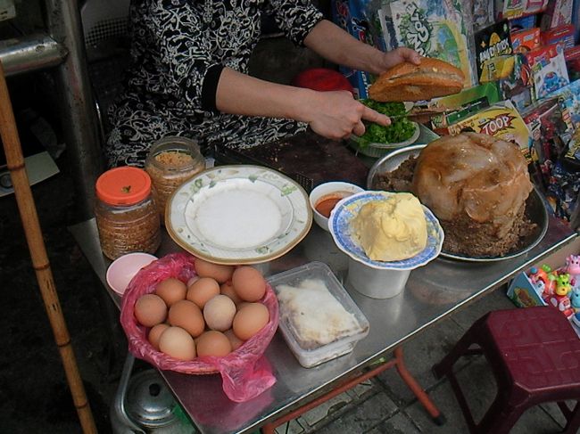 ベトナムはフランスの植民地だったこともあり、フランスパンのサンドイッチがとってもおいしいんです。