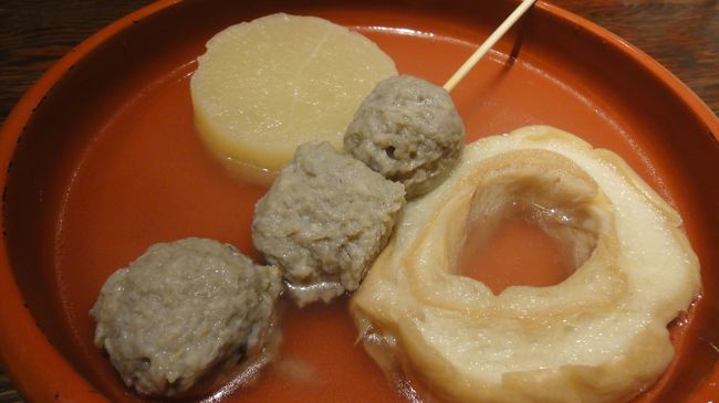 出汁が透き通ってます。東京のおでんとは違った味わいで美味(^^)<br />来たかいがありました♪