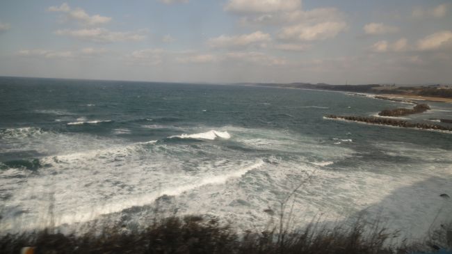 芦原温泉駅から、予約していた無料送迎バスの三国温泉号に乗り込みます。<br />蟹シーズンの冬場だけ2便/日運行していて、宿に予約を依頼します。