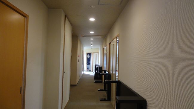 部屋や宴会場の先にお風呂があります。