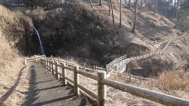 途中、滝があったり