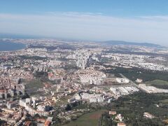 リスボンには12:00着。
天気がよくて、窓からリスボンの街が見渡せました。
