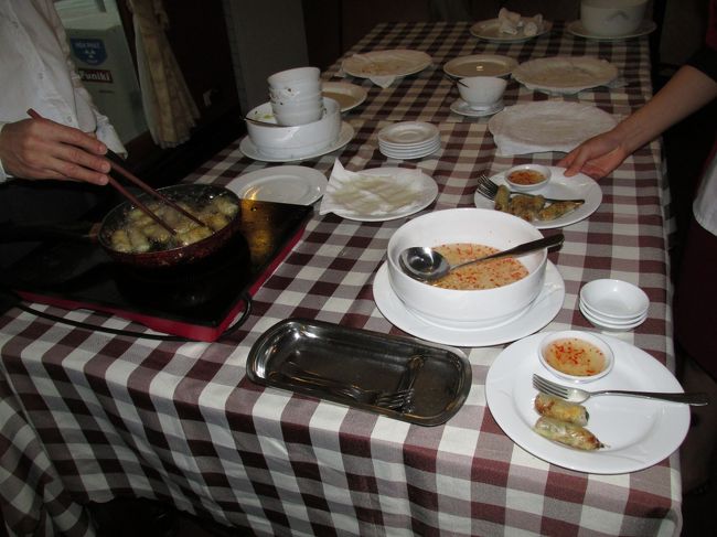 くるくる巻いて、油で揚げてもらいました。<br />主婦の私にはどうってことないことですが、Fさん苦戦してました。<br />やったことない方はおもしろいかも。