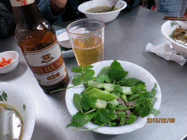 夕食はアンちゃんとウナギの唐揚げの入った麺。<br />おいしかった〜！