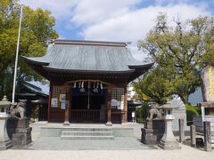 佐賀八幡宮と隣接する、楠神社。
