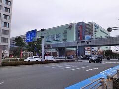 アクアシティお台場です。

AQUA CITY ODAIBA
http://www.aquacity.jp/
