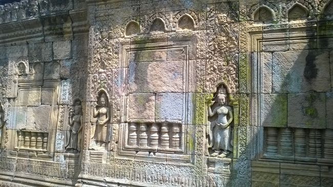 ワットノコの女神像ですが、バイヨン様式です｡