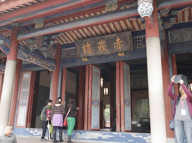 この建物は、オランダ人が建てたものではありません。オランダの城を攻略したのち、中国風の建物をたてたという。２階には、当時の船の模型が展示されてます。