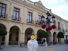 「パラドール・デ・ロンダ」に到着。
パラドールとは古城などを整備した、スペインの国営ホテルです。
中を覗いてみたかったな...