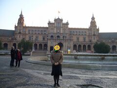 「スペイン広場」って他の都市にもあるけど、私が行った中ではこの広場が一番立派でした。