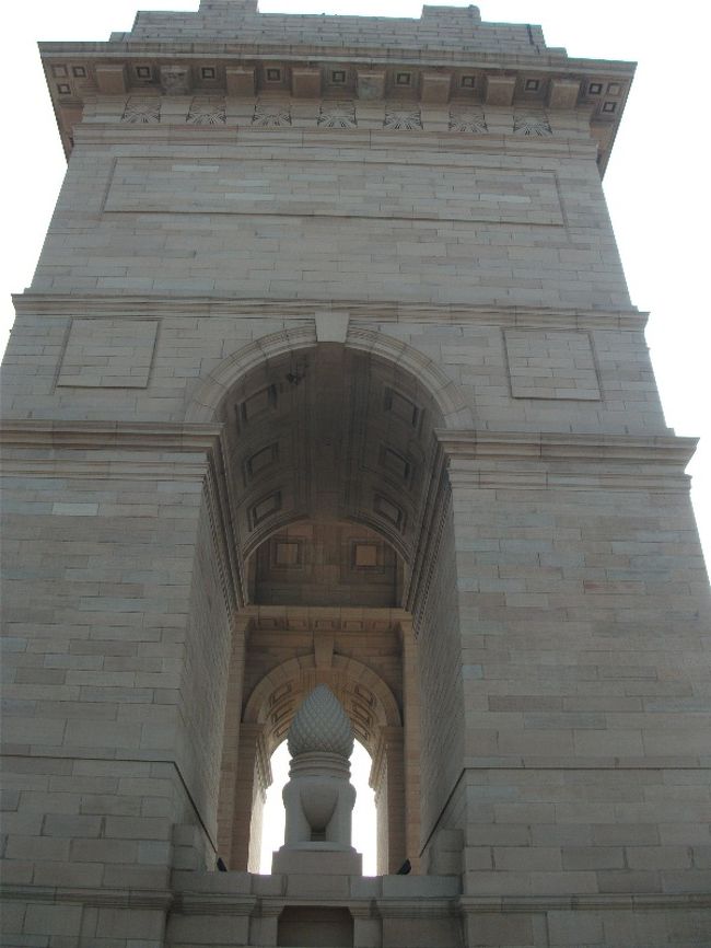 インド門（横から撮影）