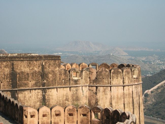 ジャイガル要塞<br />360度見渡せて、風も吹いていて心地いい。<br />