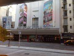 このホテル，地下にクラブが（垂れポンさん好きな日式倶楽部じゃ無いの）
ロビーでセクスィー？なお嬢様が元気とお声を？

アンガと・・でも既婚者なんでとキッパリと、素敵！
いちおう連絡先をラインに？・・・知らんとか、良かった（爆）

ちょい近辺散歩し朝食終え、タクシーでＡＥＰ空港へ。