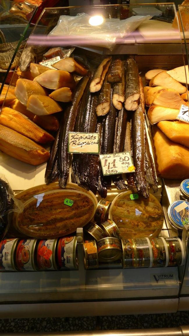 あった、あった。<br /><br />これぞ、桃井かおりさんの旅番組で紹介されていたものだ。<br />大きいので半身で十分。８ユーロなり。