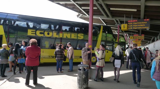 リガからシャウレイに行く場合は、Lux Express社の方がバスの本数も多い。ただ、中にはミニバンタイプの車両もあり、大きなスーツケースが収容可能かどうか不安が残る。<br /><br />そんなことで、色々と調べたら、本数は少ないもののECOLINES社が運行していることが分かり、こちらは大型バスということで選んだ次第。