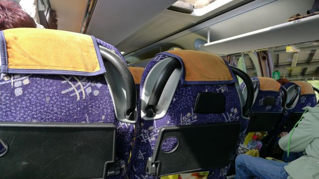 車内はとくに不自由なこともなく、快適。