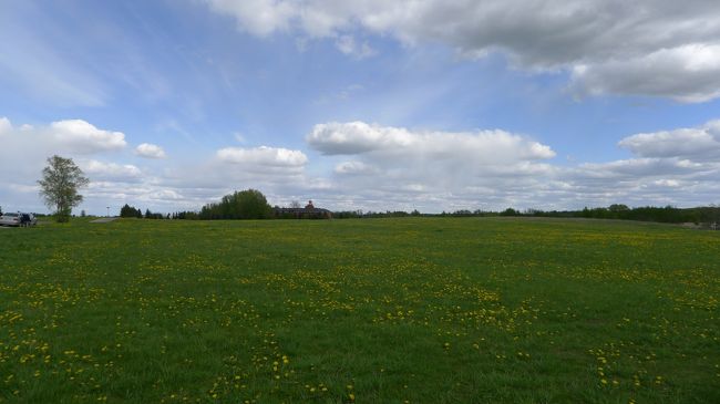 走り出したら、バスターミナルから十字架の丘は結構、距離があることにビックリした。まぁ12?もあれば当然といえば、当然なんだけど。<br /><br />これだと自転車じゃあ大変だっただろう。また、近くのバス停からもわりと歩くから、タクシーで正解だった。