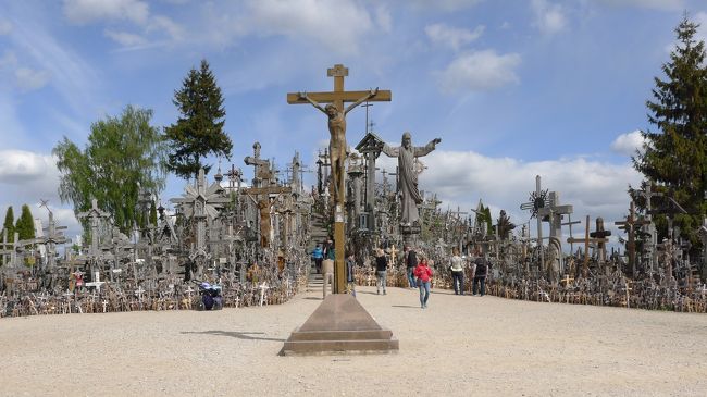 そして正面に到着。いやー、本当にスゴい!!　という安っぽい表現しかできないのが悲しい…。<br /><br />「ついに、ここに来たんだなぁ」と感慨深い思いを抱きつつ、夢中でシャッターを切った。