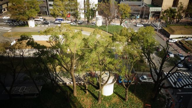 お昼は、ＬＡＣＨＩＣの鳥開で頂きます。<br /><br />眼下に久屋大通りを望みながら。