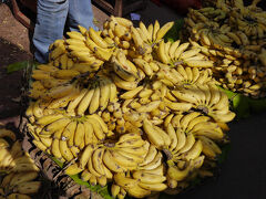 ホテルが決まれば散歩をします。