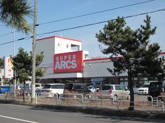 伊達駅前を経由して国道沿いの「日赤前」バス停で下車、

徒歩にて地元スーパーウロコ末永店へ行きましたが定休日？…、仕方なく戻って国道３７号線沿いに在るチェーン店「アークス伊達店」で買い物しました。

＊詳細はクチコミをご覧下さい。